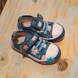 Kids shoes